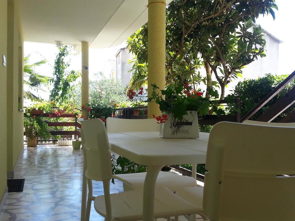 Apartment Perunika Zadar Buitenkant foto