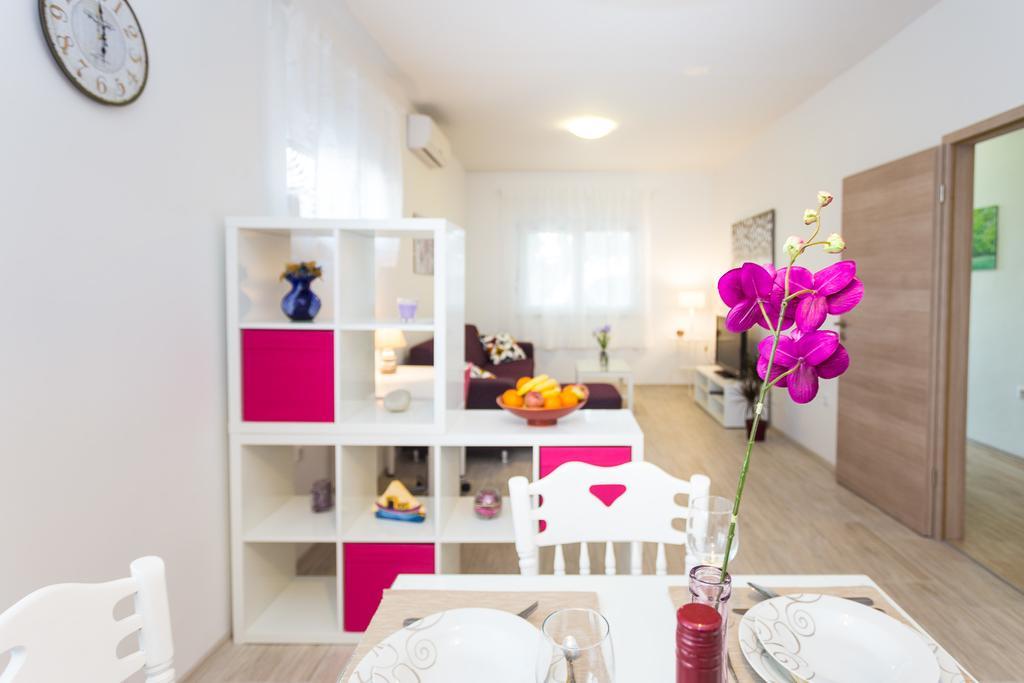Apartment Perunika Zadar Buitenkant foto