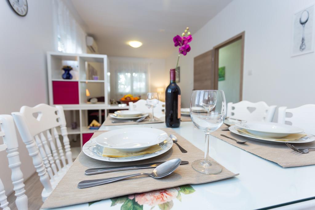 Apartment Perunika Zadar Buitenkant foto
