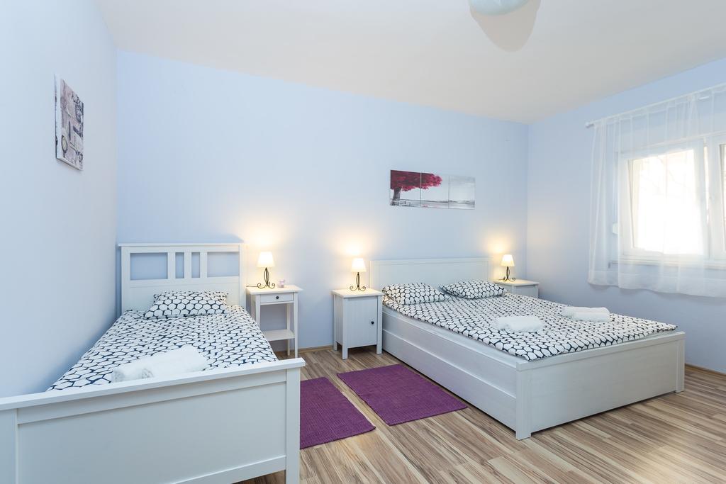 Apartment Perunika Zadar Buitenkant foto